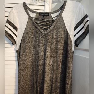 Derek Heart short sleeved shirt size large